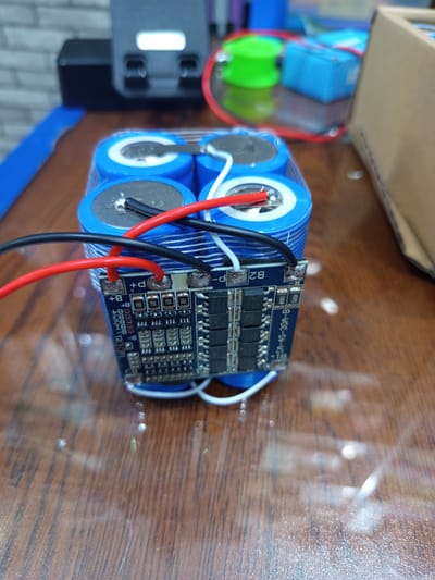 12.8 volt 6ah lithium phosphate battery pack use for solar/ charger fan_img_2