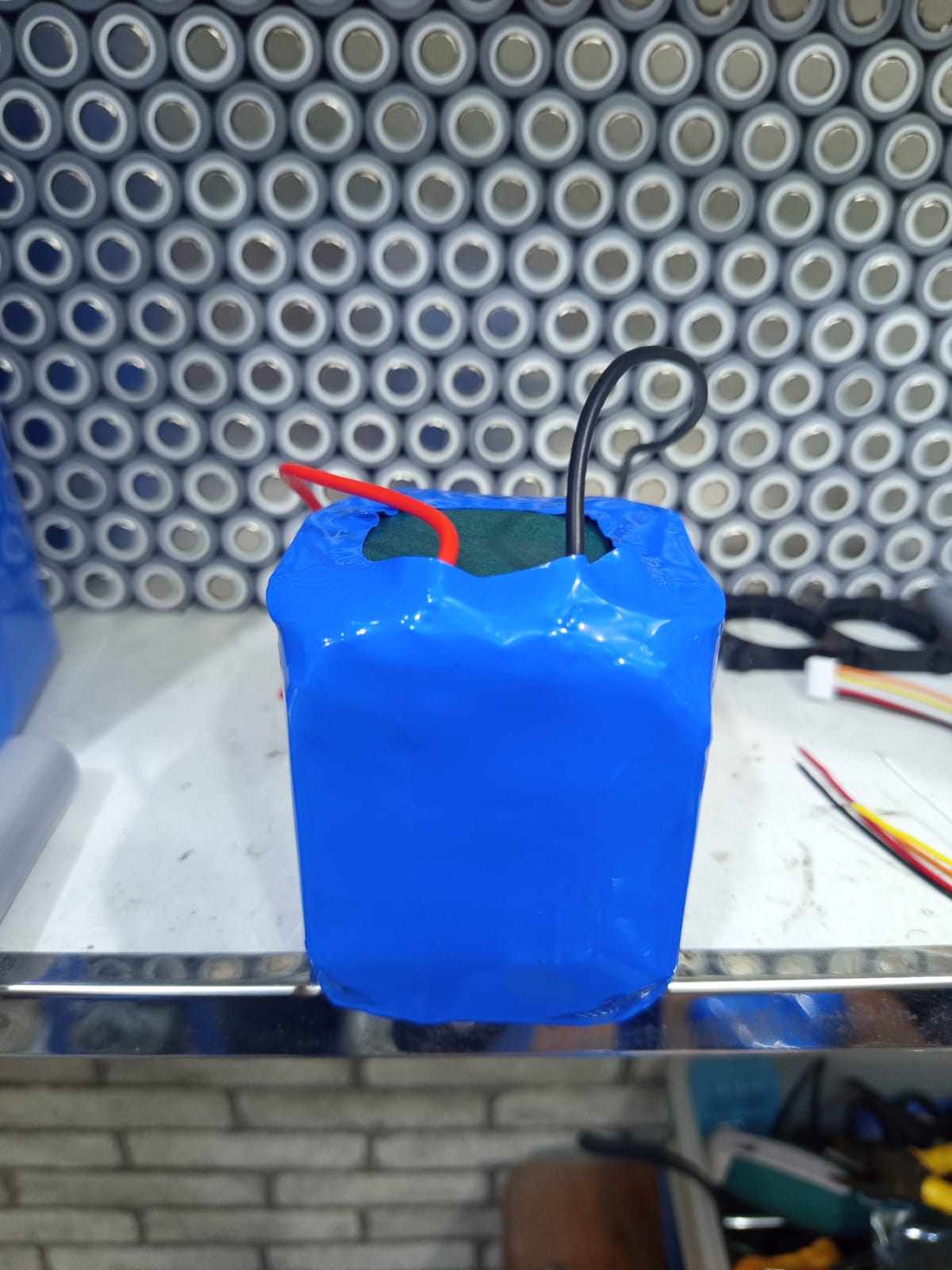12.8 volt 6ah lithium phosphate battery pack use for solar/ charger fan