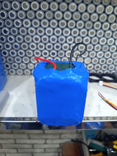 12.8 volt 6ah lithium phosphate battery pack use for solar/ charger fan_img_0